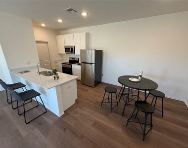 314 Aaran Way - Photo Thumbnail 4