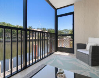 6 Royal Palm Way - Photo Thumbnail 4