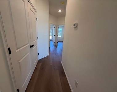 312 Aaran Way - Photo Thumbnail 9