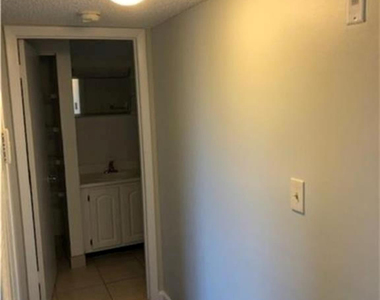 1089 N Benoist Farms Road - Photo Thumbnail 15
