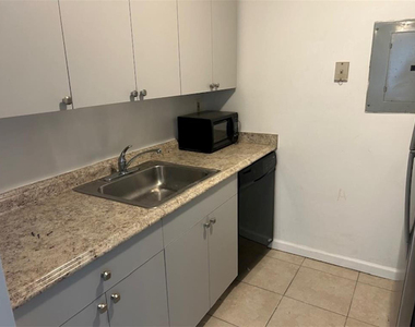 1089 N Benoist Farms Road - Photo Thumbnail 6