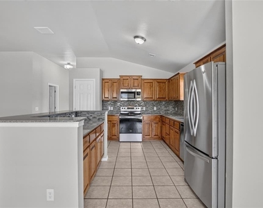 18109 Montoro Way - Photo Thumbnail 17