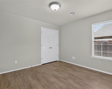18109 Montoro Way - Photo Thumbnail 33