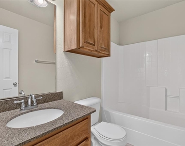 18109 Montoro Way - Photo Thumbnail 32