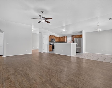 18109 Montoro Way - Photo Thumbnail 13