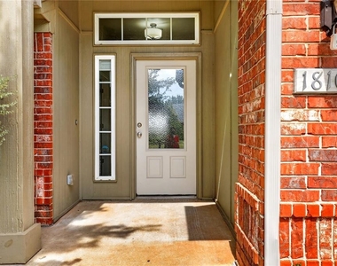 18109 Montoro Way - Photo Thumbnail 3