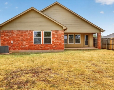 18109 Montoro Way - Photo Thumbnail 35