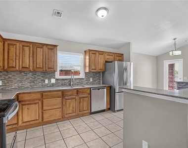 18109 Montoro Way - Photo Thumbnail 19