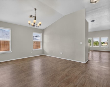 18109 Montoro Way - Photo Thumbnail 10