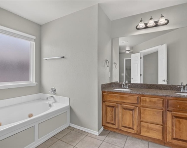 18109 Montoro Way - Photo Thumbnail 25