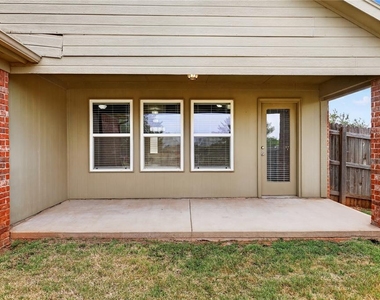 18109 Montoro Way - Photo Thumbnail 36