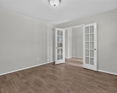 18109 Montoro Way - Photo Thumbnail 7