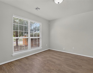 18109 Montoro Way - Photo Thumbnail 5