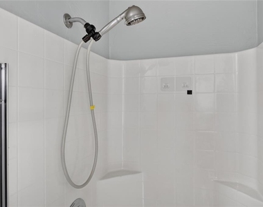 18109 Montoro Way - Photo Thumbnail 28