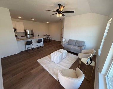 312 Liam Drive - Photo Thumbnail 2