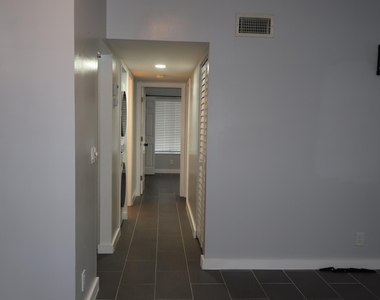 603 Sea Pine Way - Photo Thumbnail 11