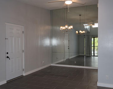 603 Sea Pine Way - Photo Thumbnail 4