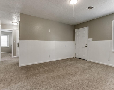 4641 Se 21st Street - Photo Thumbnail 1