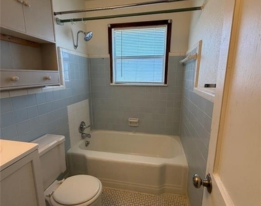 412 Babb Drive - Photo Thumbnail 9
