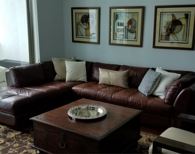 951 Brickell Avenue - Photo Thumbnail 2