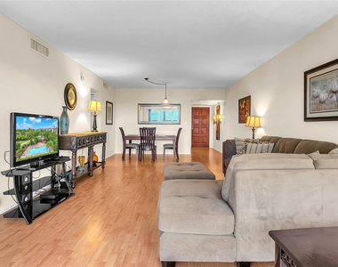 3150 N Palm Aire Drive - Photo Thumbnail 4