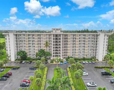 3150 N Palm Aire Drive - Photo Thumbnail 20