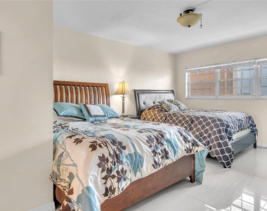 3150 N Palm Aire Drive - Photo Thumbnail 17