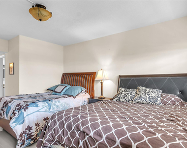 3150 N Palm Aire Drive - Photo Thumbnail 16
