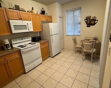 11015 Legacy Lane - Photo Thumbnail 17