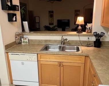11015 Legacy Lane - Photo Thumbnail 14