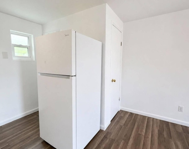 1725 Ne 148th Street - Photo Thumbnail 7