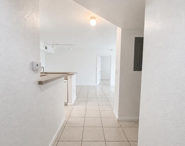 121 Sw Palm Drive - Photo Thumbnail 1