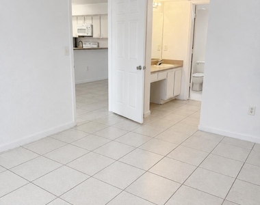 121 Sw Palm Drive - Photo Thumbnail 8