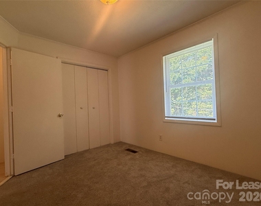 108 Durham Road - Photo Thumbnail 9
