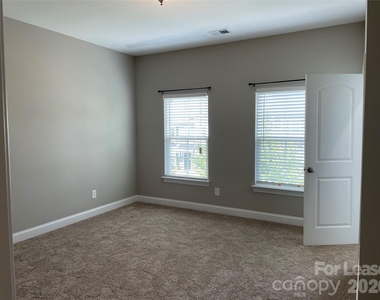 2510 Gallery Drive - Photo Thumbnail 18