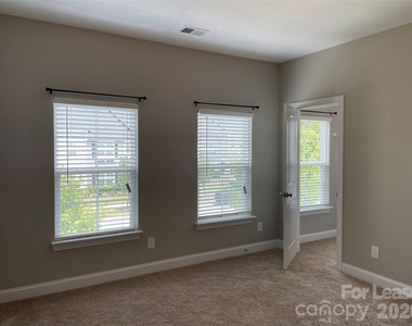 2510 Gallery Drive - Photo Thumbnail 19