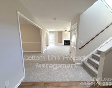 4133 Robinwood Drive - Photo Thumbnail 4