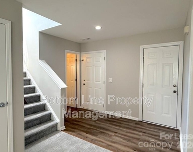 4133 Robinwood Drive - Photo Thumbnail 2