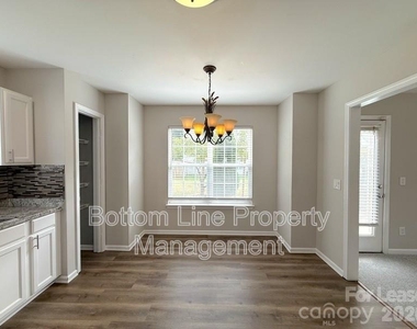 4133 Robinwood Drive - Photo Thumbnail 9