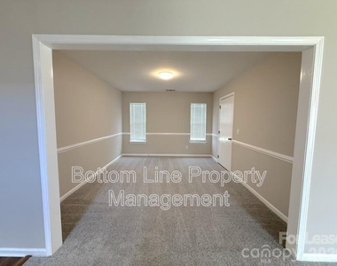 4133 Robinwood Drive - Photo Thumbnail 5