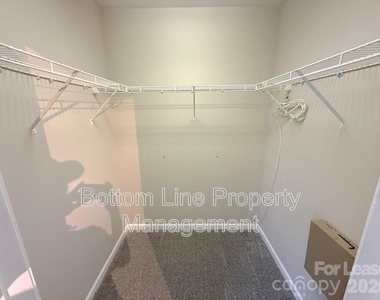 4133 Robinwood Drive - Photo Thumbnail 18