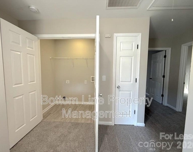 4133 Robinwood Drive - Photo Thumbnail 13