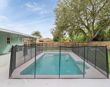 2558 Sw Chestnut Lane - Photo Thumbnail 16