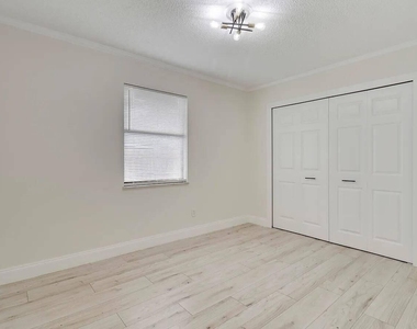 2558 Sw Chestnut Lane - Photo Thumbnail 8