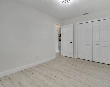 2558 Sw Chestnut Lane - Photo Thumbnail 9