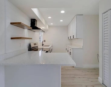 2558 Sw Chestnut Lane - Photo Thumbnail 4