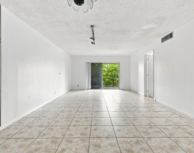 3280 Spanish Moss Terrace - Photo Thumbnail 8