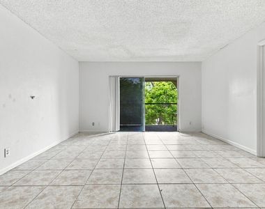3280 Spanish Moss Terrace - Photo Thumbnail 9