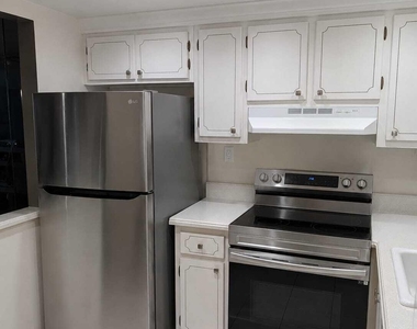 9233 Sw 8th Street - Photo Thumbnail 4