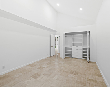 2480 Nw 66th Drive - Photo Thumbnail 10